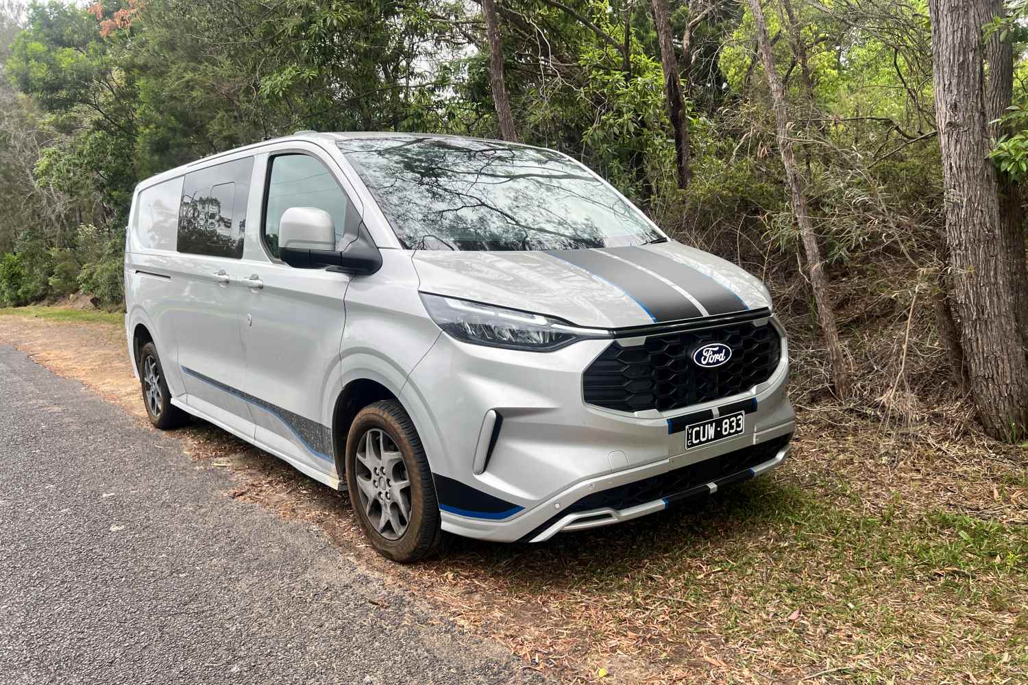 Ford Transit Custom Sport five seat exterior front quarter 1