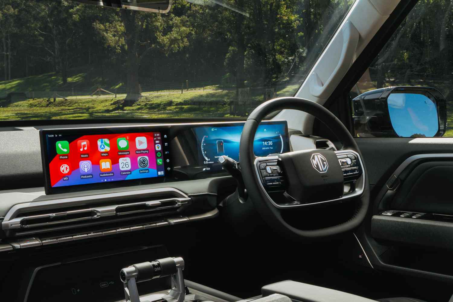 MGU9 interior technology and central screen