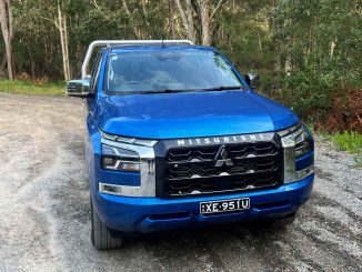 Mitsubishi Triton GLS Dual cab tray back 4WD Ute front 1