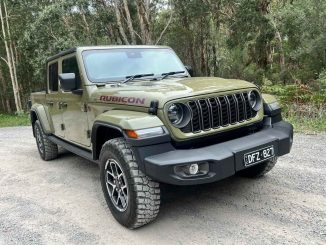 Jeep Gladiator Rubicon front quarter 1
