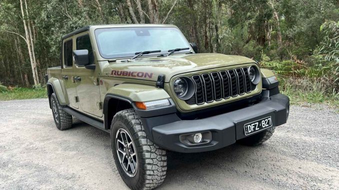 Jeep Gladiator Rubicon front quarter 1