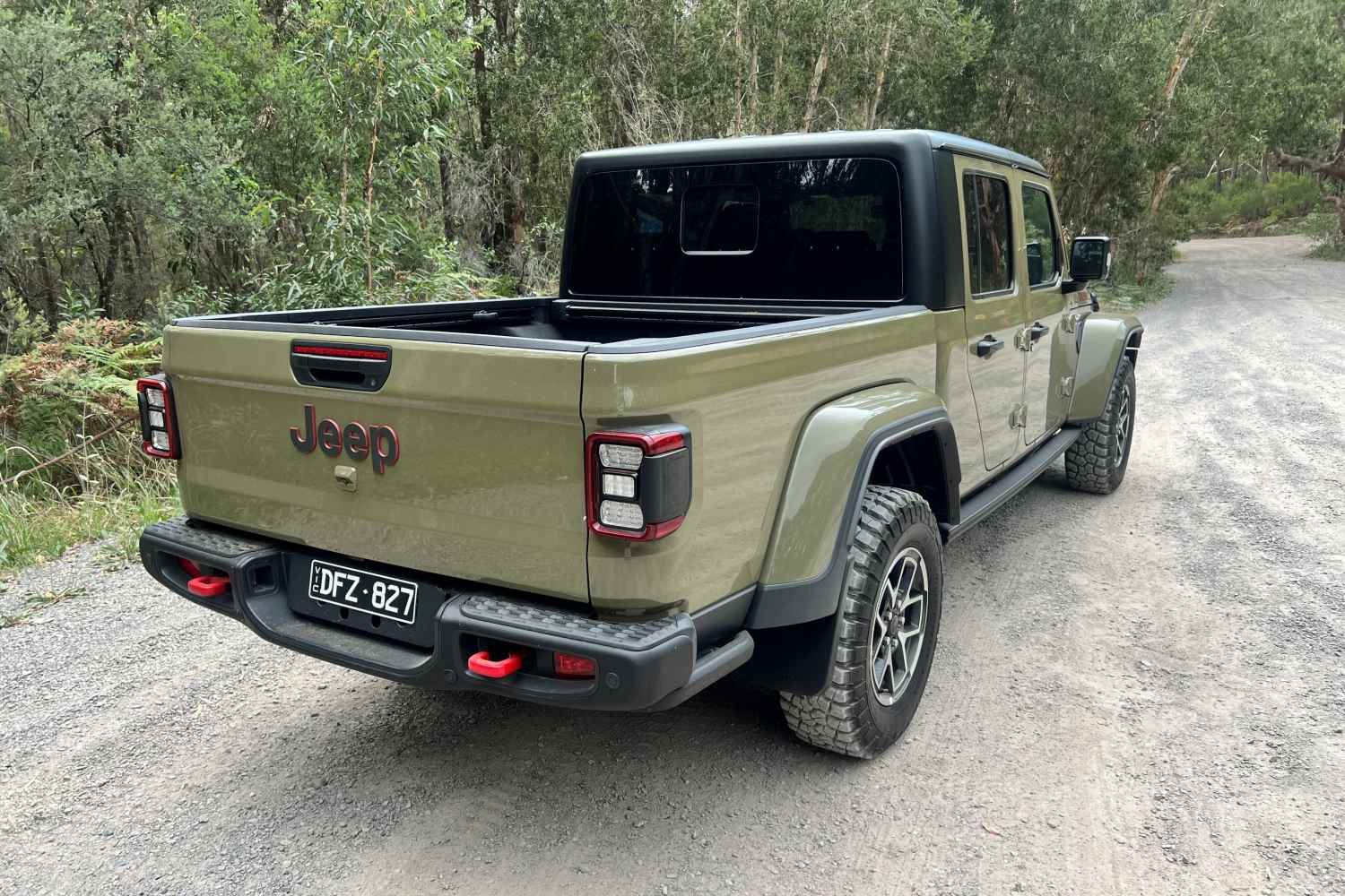 Jeep Gladiator Rubicon rear quarter 1