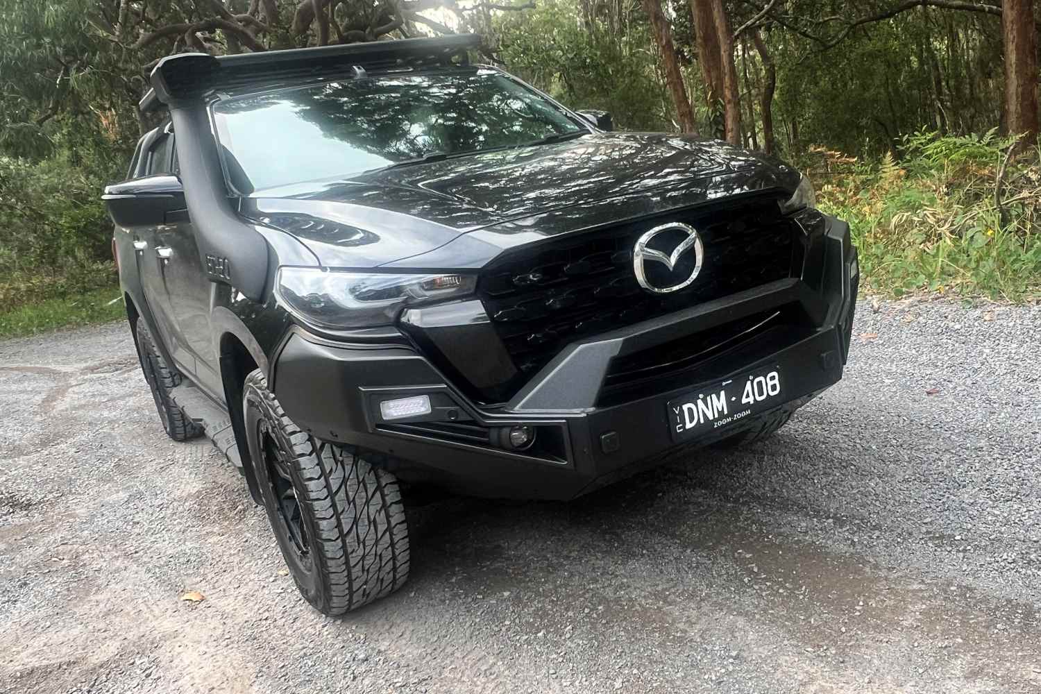 Mazda BT-50 GT front quarter 1