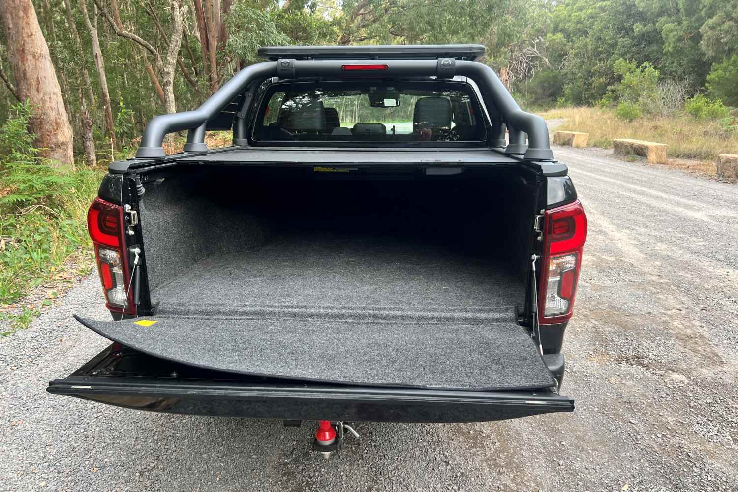 Mazda BT-50 GT tub 1