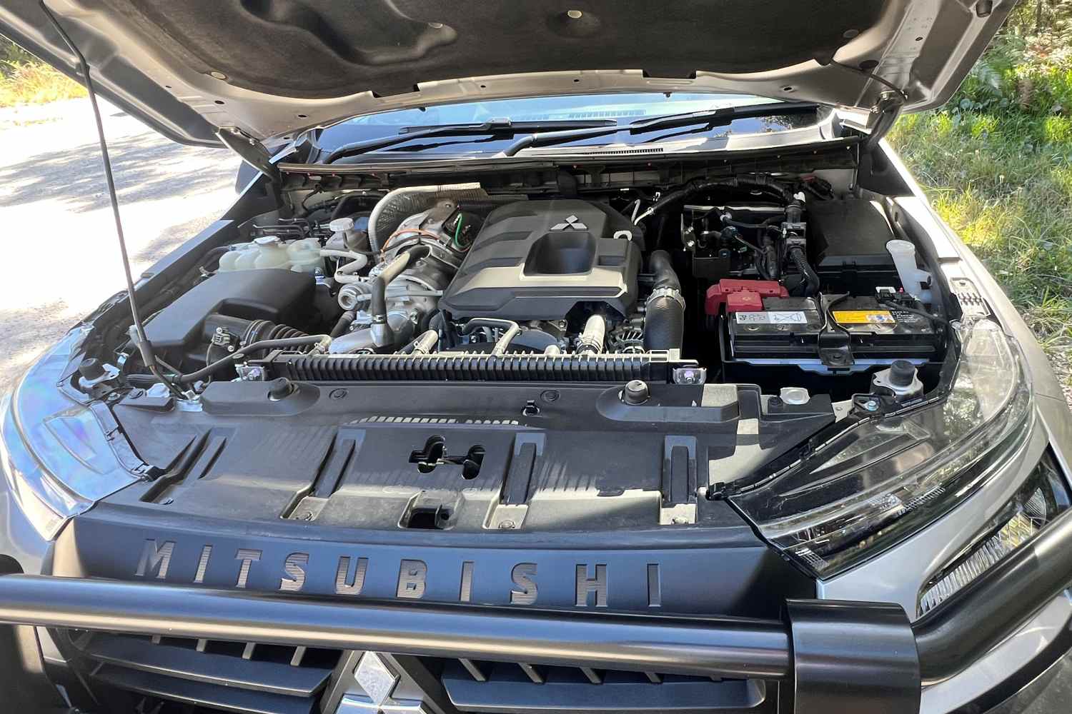 Mitsubishi Triton GKX DC Pick Up engine 1