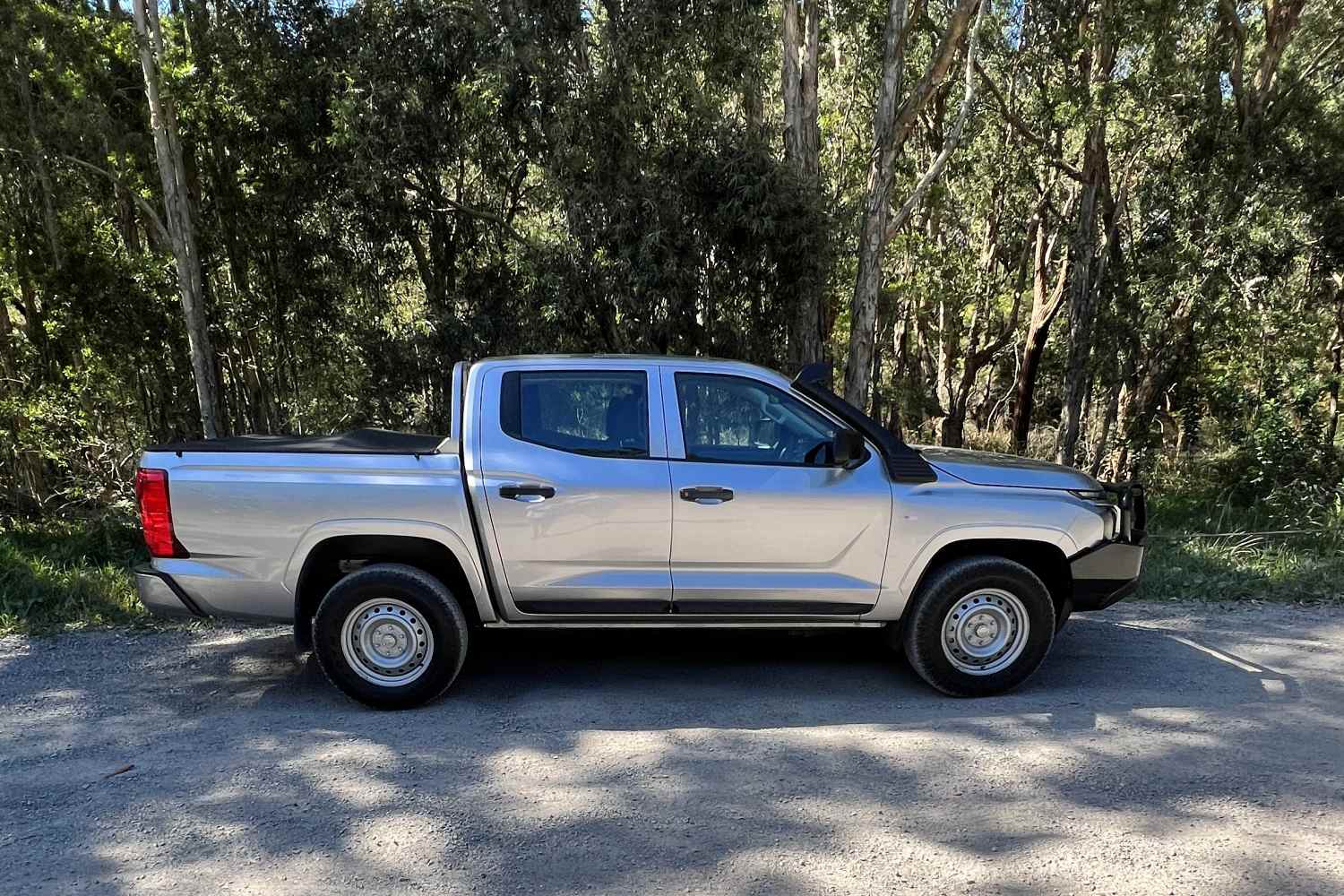 Mitsubishi Triton GKX DC Pick Up profile 1