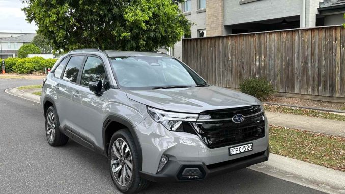 2025 Forester AWD Hybrid Touring front quarter 1