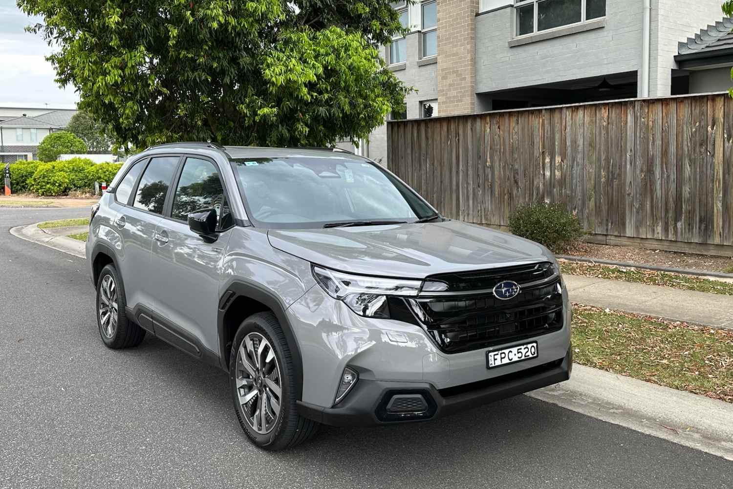 2025 Forester AWD Hybrid Touring front quarter 1