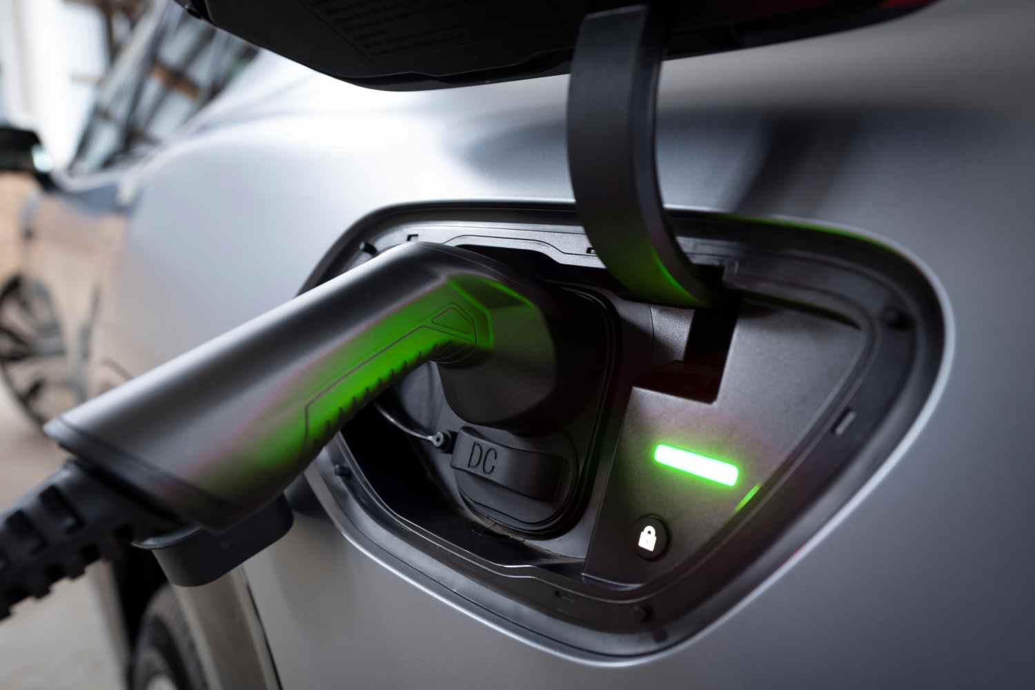 2025 DEEPAL E07 charging