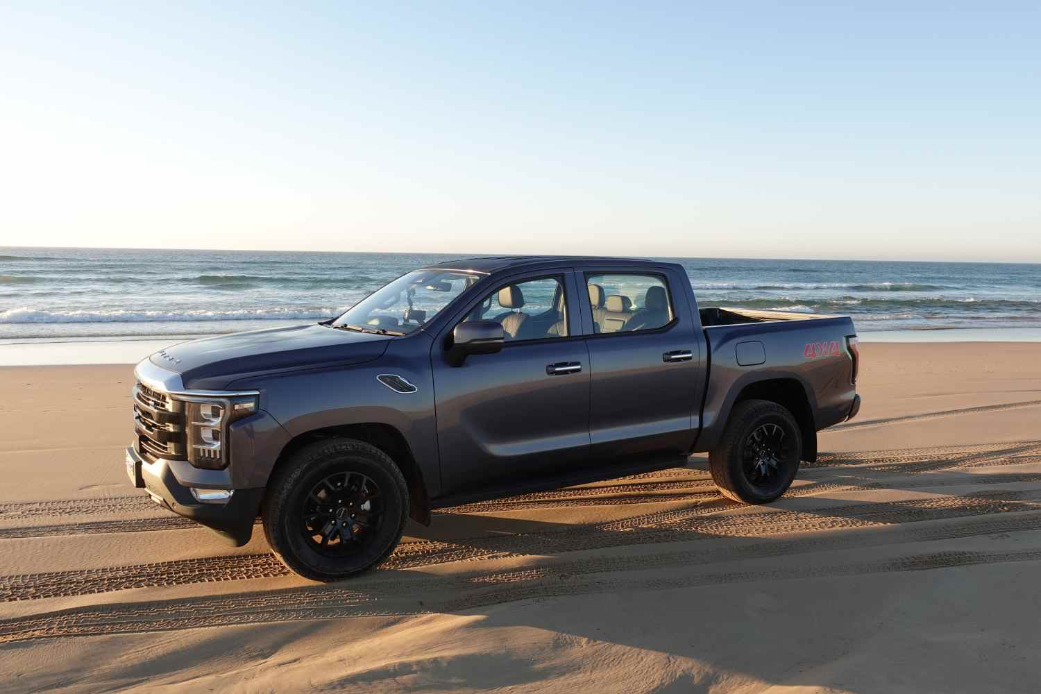 FOTON V7 S 4WD on beach 1