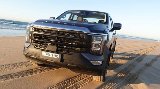 FOTON V7 S 4WD on beach 2