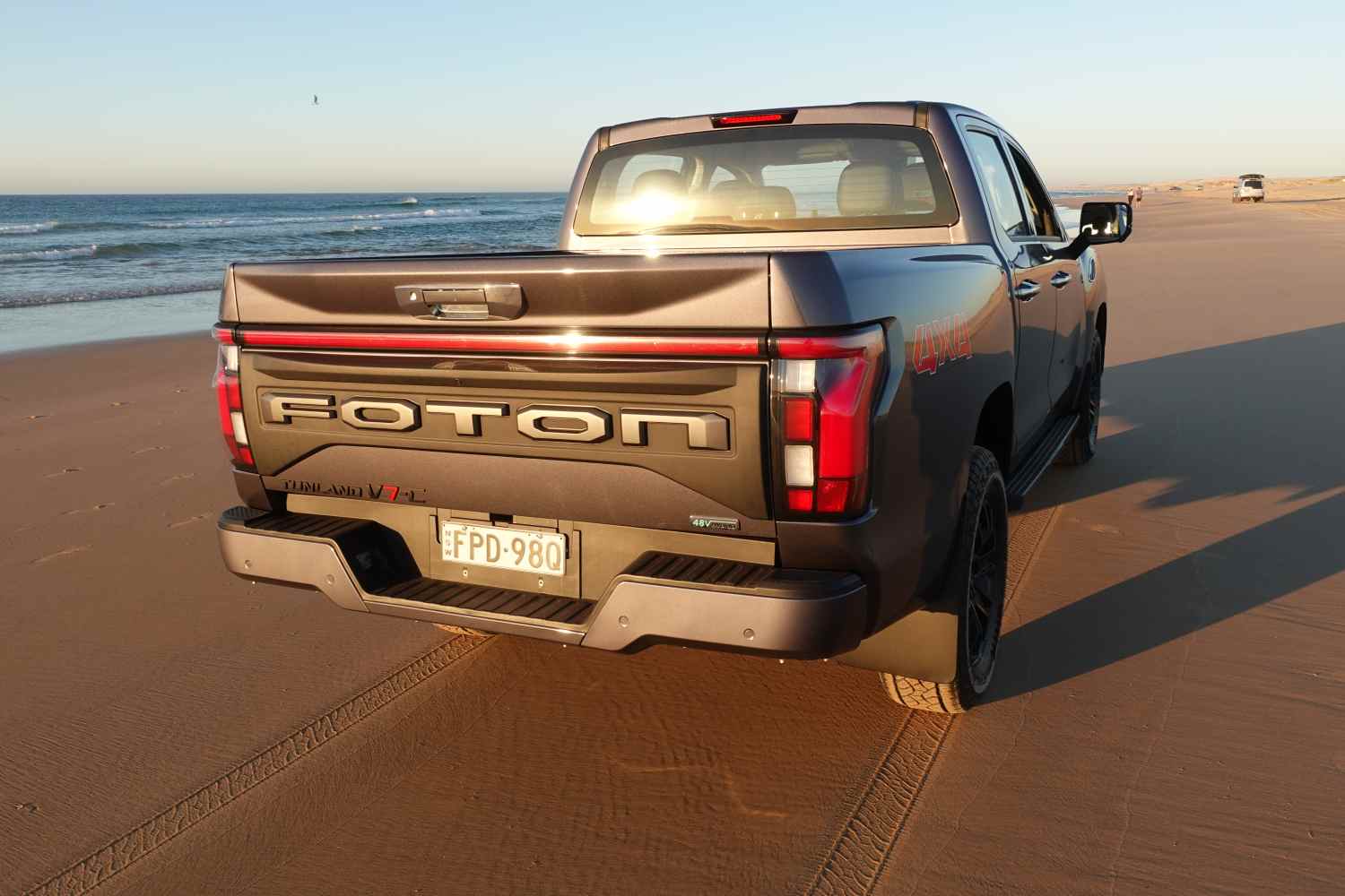 FOTON V7 S 4WD on beach 3