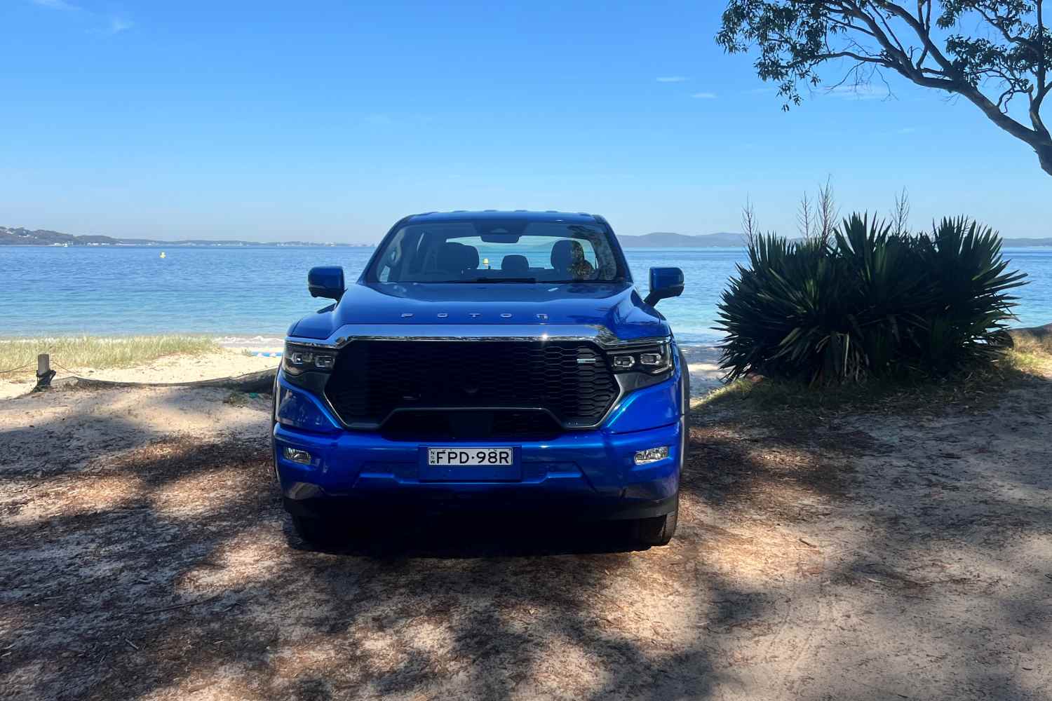 FOTON V9 4WD at beach 1