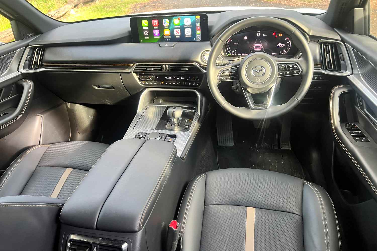 Mazda CX-60 D50 e Azami front interior 1