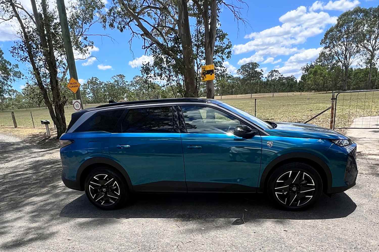 Peugeot 5008 GT Premium Hybrid profile 1