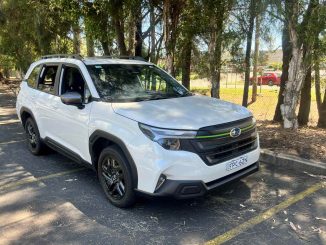 Subaru Forester Sport front quarter 1