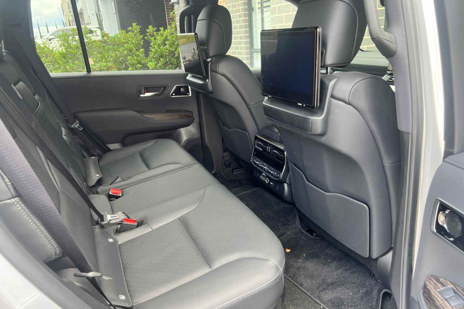 Toyota LandCruiser 300 Sahara rear seats 1