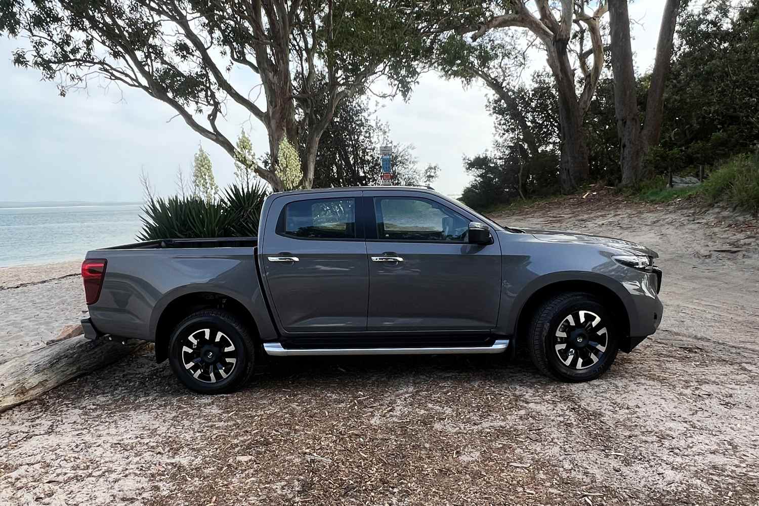 2026 Mazda BT-50 GT profile 1