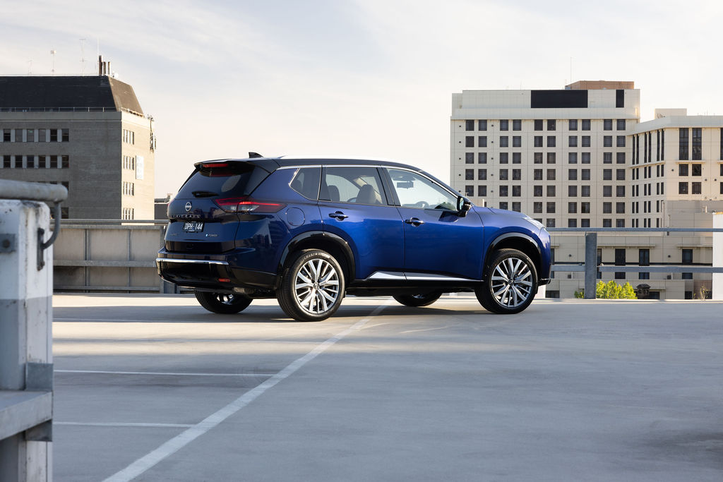 2026 Nissan MY26 X-TRAIL Ti-L - Blue Exterior - Rear 3-4