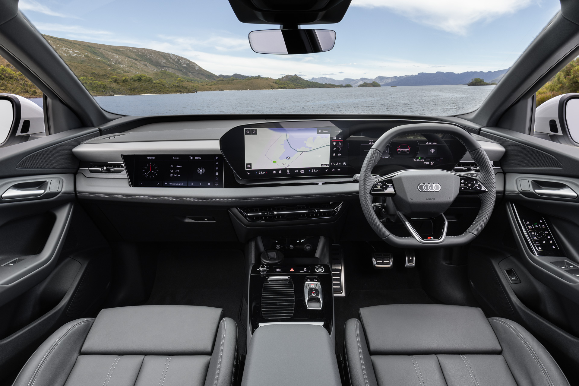 Audi_Q6 e-tron_Glacier White_Interior_001_WEB