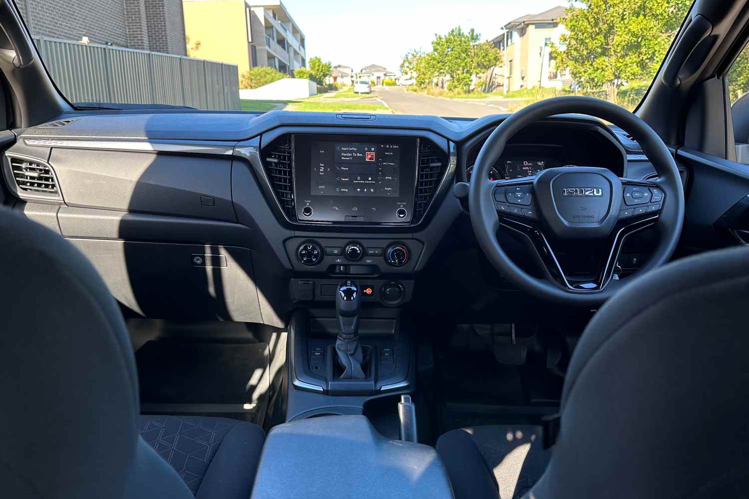 25.5MY D-MAX 2.2L X-RIDER Interior 2