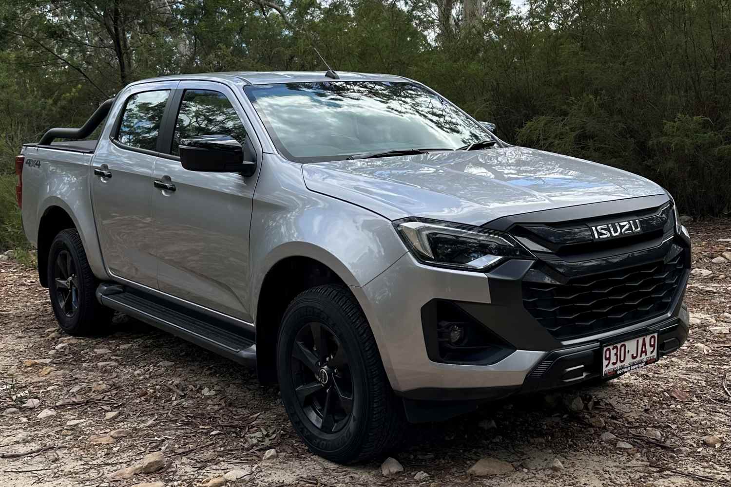 25.5MY D-MAX 2.2L X-RIDER front 1