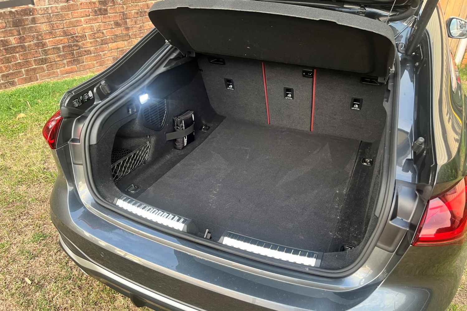 Audi S5 Sedan quattro TFSI boot 1