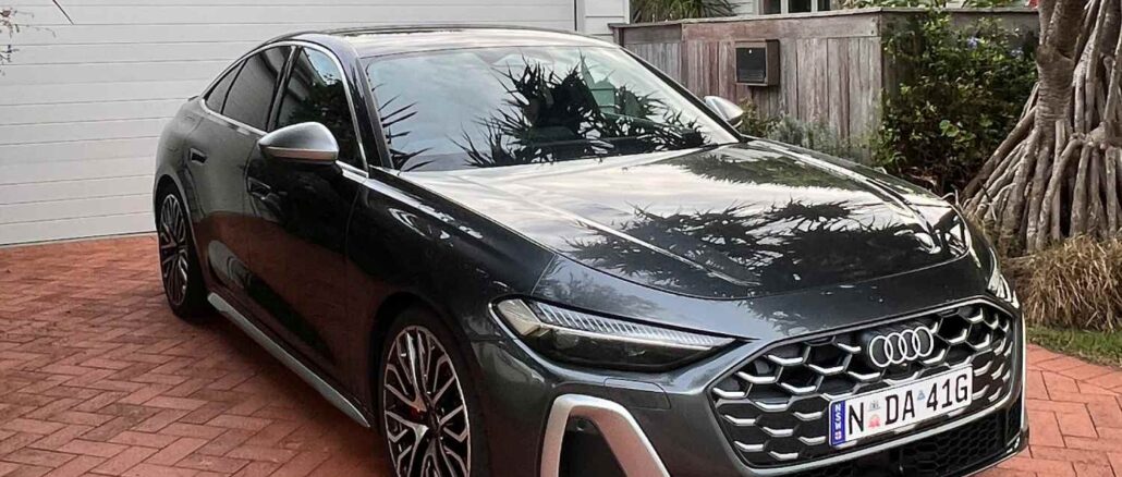 Audi S5 Sedan quattro TFSI front quarter 2