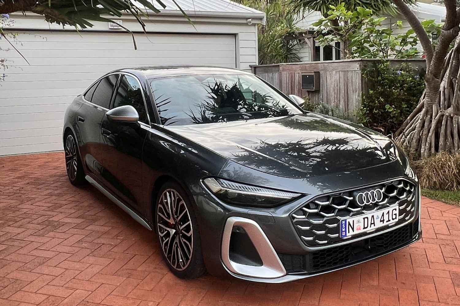 Audi S5 Sedan quattro TFSI front quarter 2