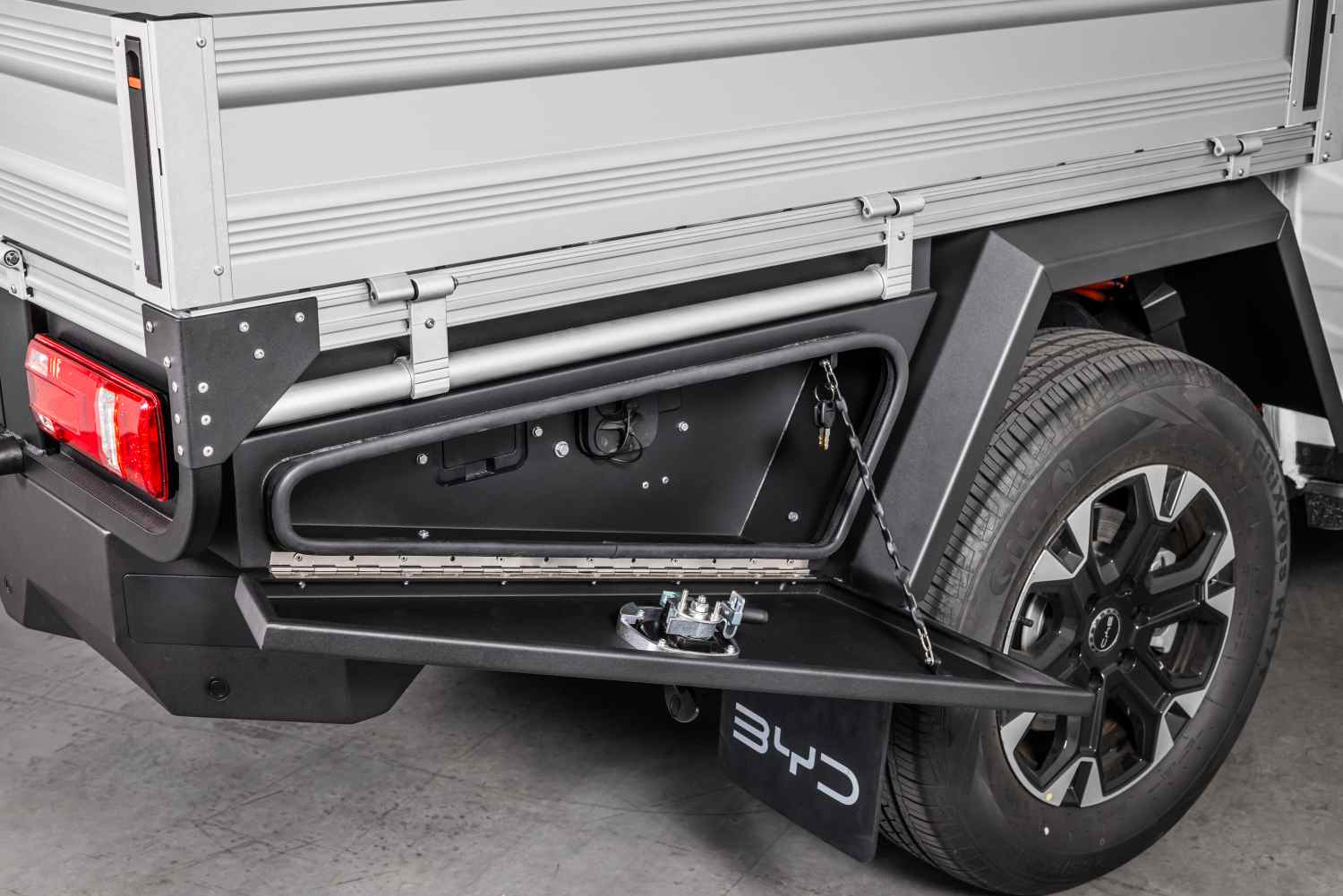 BYD Shark 6 tray back 3