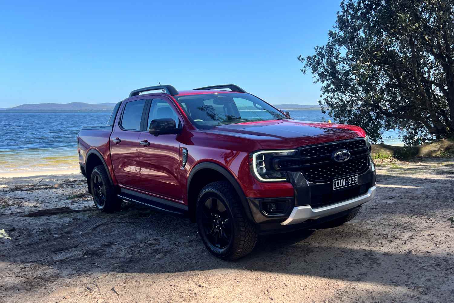 Ford Ranger Sport PHEV front quarter 1