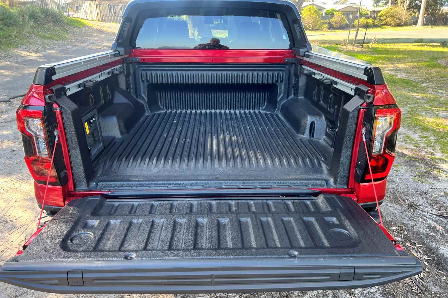 Ford Ranger Sport PHEV rear tub 1