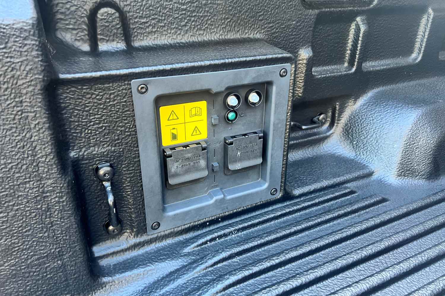 Ford Ranger Sport PHEV rear tub 2