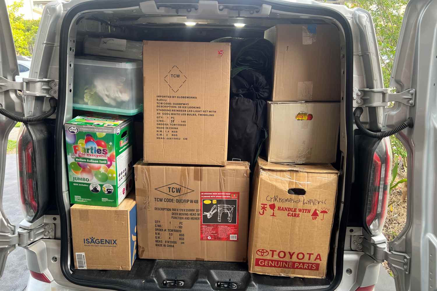 Ford Transit Custom Sport cargo area 1