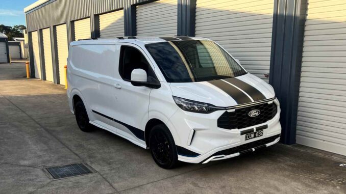 Ford Transit Custom Sport front quarter 1