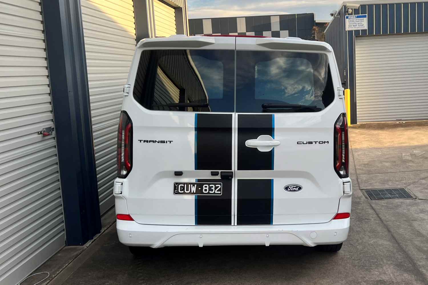 Ford Transit Custom Sport rear 1