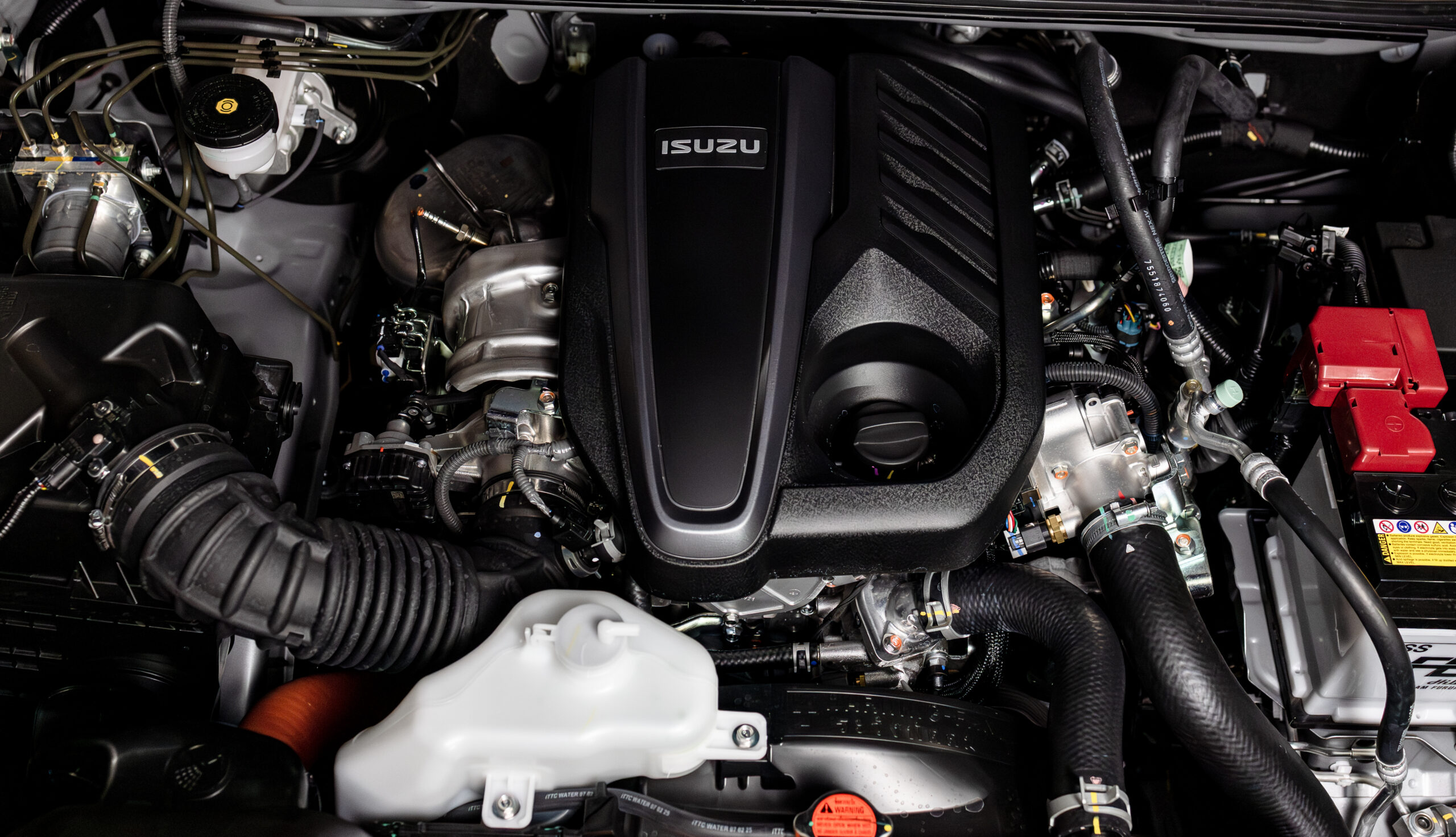 Isuzu 2.2L Engine (1)