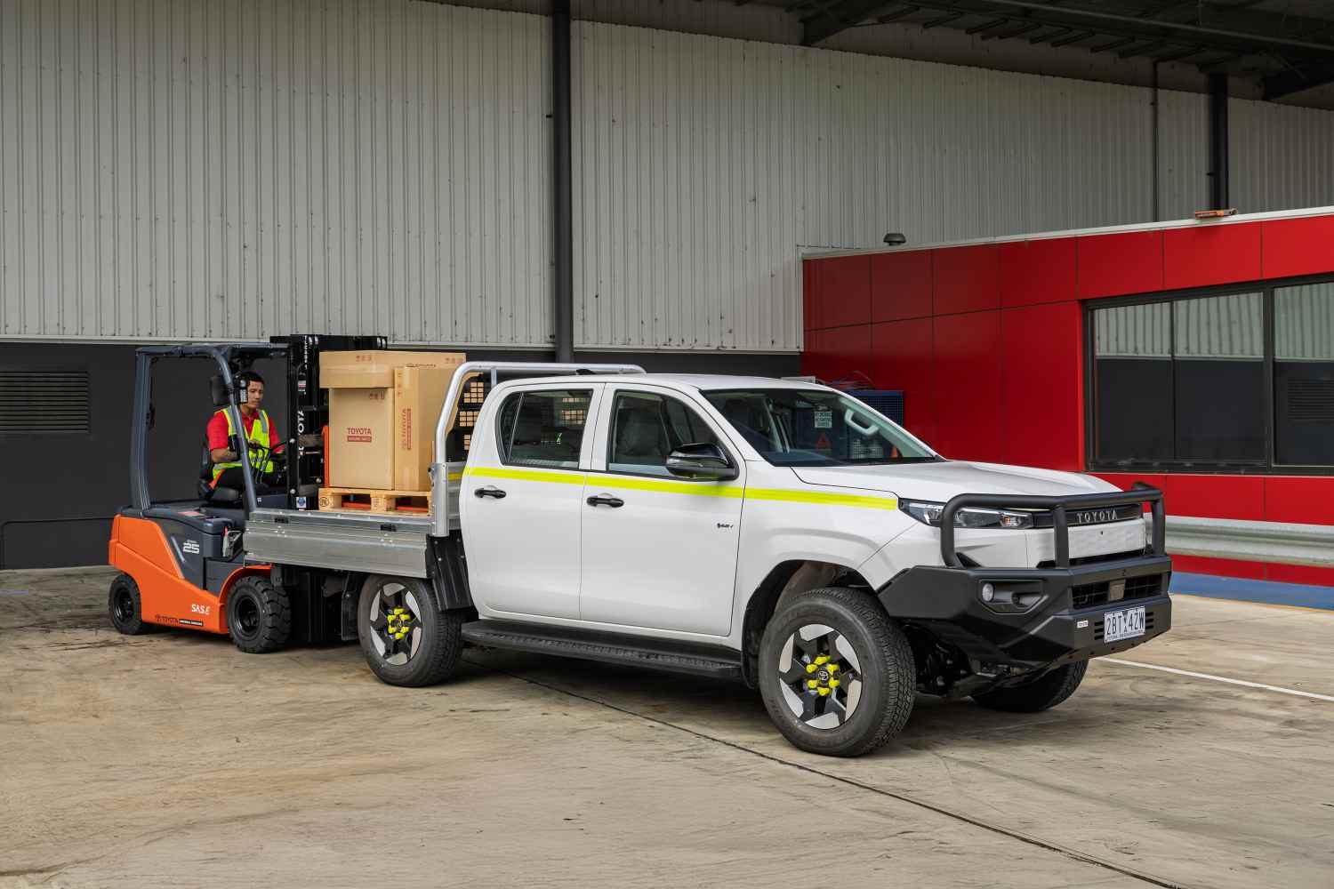 Toyota HiLux BEV SR Tray back Ute