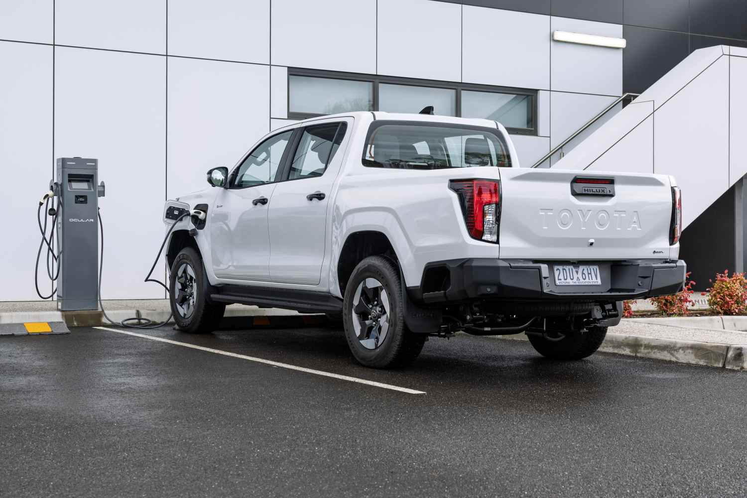 Toyota HiLux BEV SR5 charging
