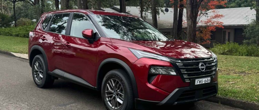 2026 Nissan X-Trail ST 2WD SUV front quarter 1