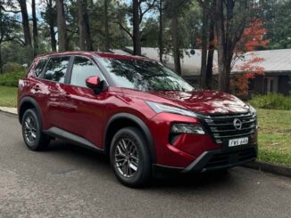 2026 Nissan X-Trail ST 2WD SUV front quarter 1