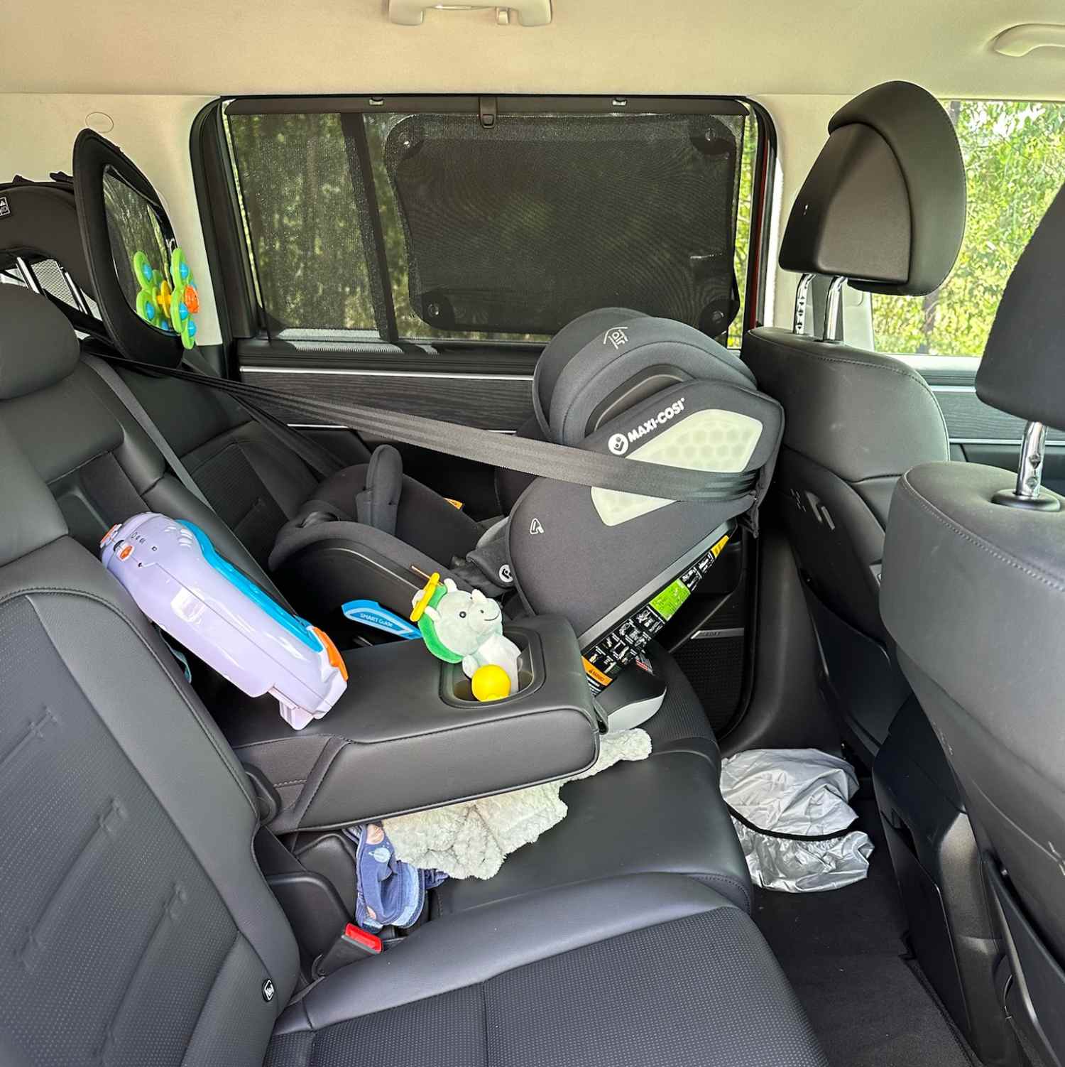 Hyundai Santa Fe Caligrahy interior baby seat 1