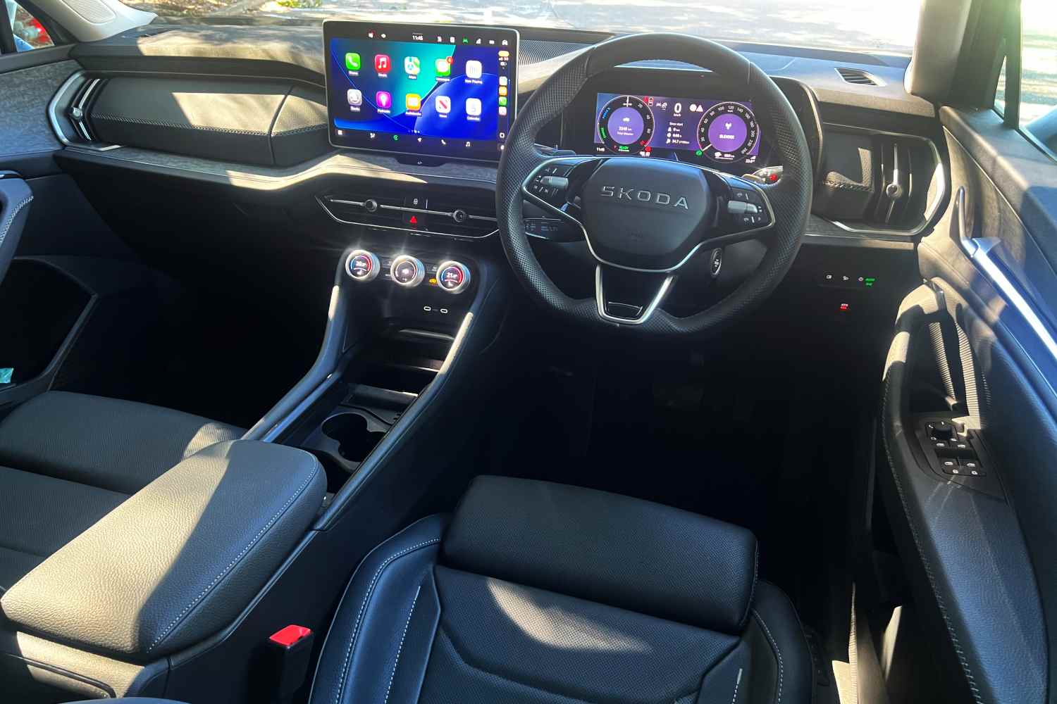 Skoda Kodiaq Select PHEV interior front 1