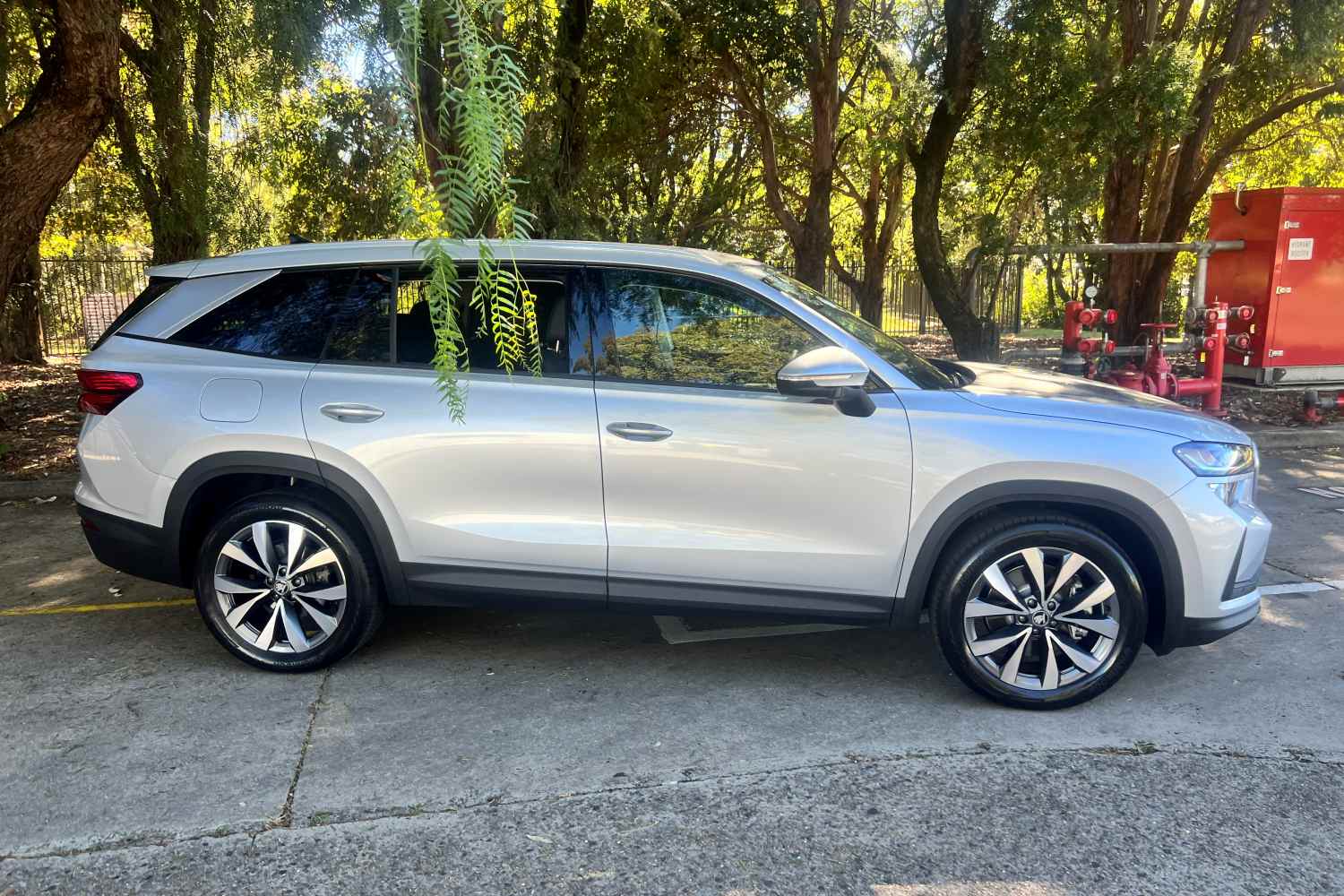 Skoda Kodiaq Select PHEV profile 1