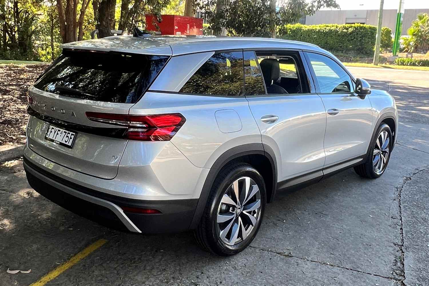 Skoda Kodiaq Select PHEV rear quarter 1