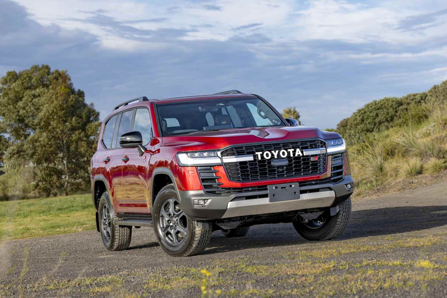 Toyota Land Cruiser 300 series GR Sport hybrid 2