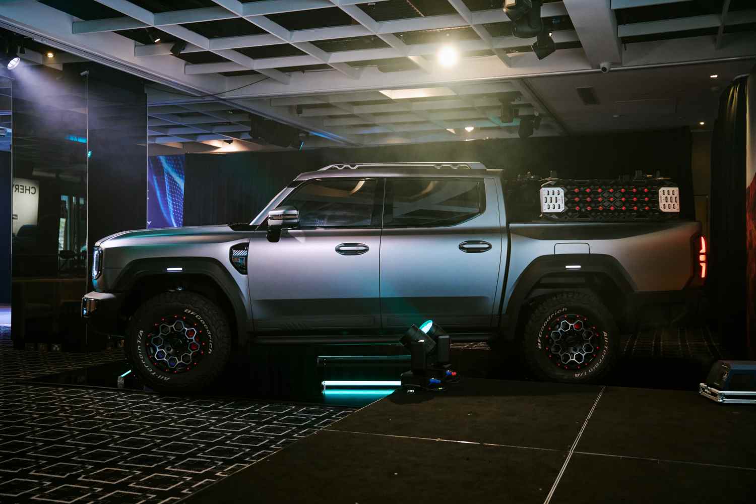2026 Chery Stockman PHEV Ute profile 1