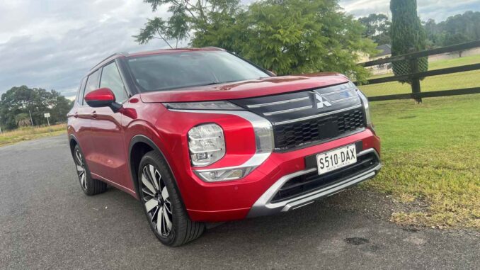 2026 Mitsubishi Outlander Exceed five seat SUV front quarter 2
