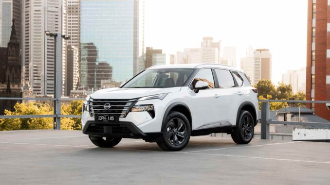 2026 Nissan MY26 X-TRAIL - ST-L - White Exterior - Front 3-4 (alt 2)