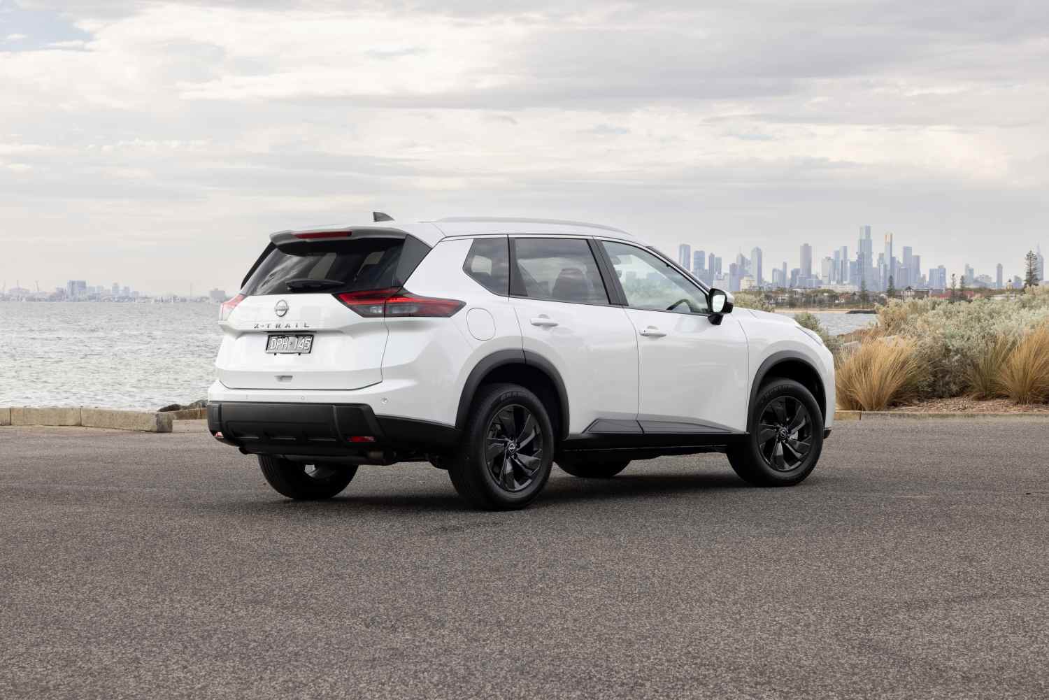 2026 Nissan MY26 X-TRAIL - ST-L - White Exterior - Rear 3-4